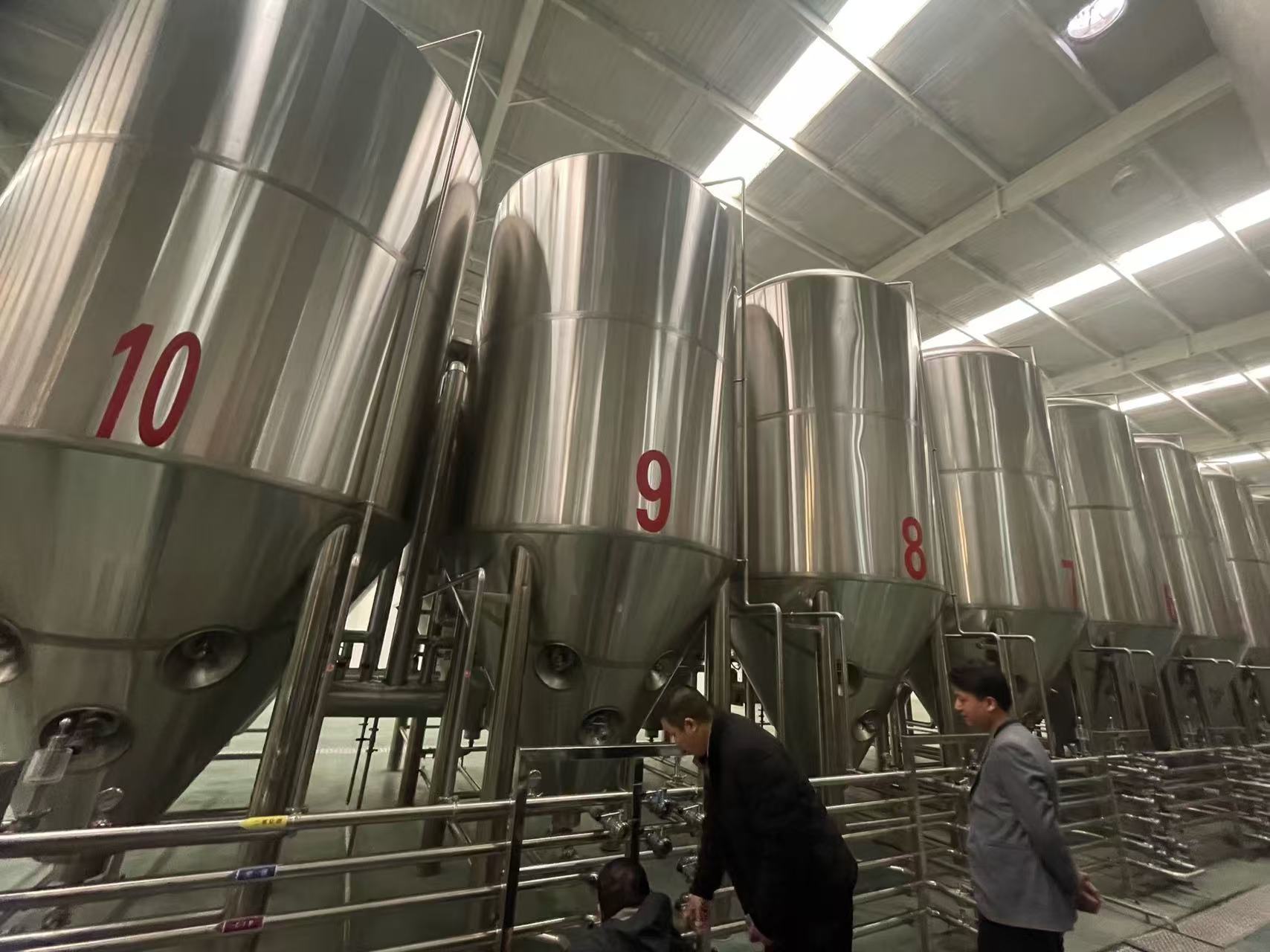 白朗精酿啤酒设备厂—平面布置、设备设计、制造、调试、培训等一条龙服务